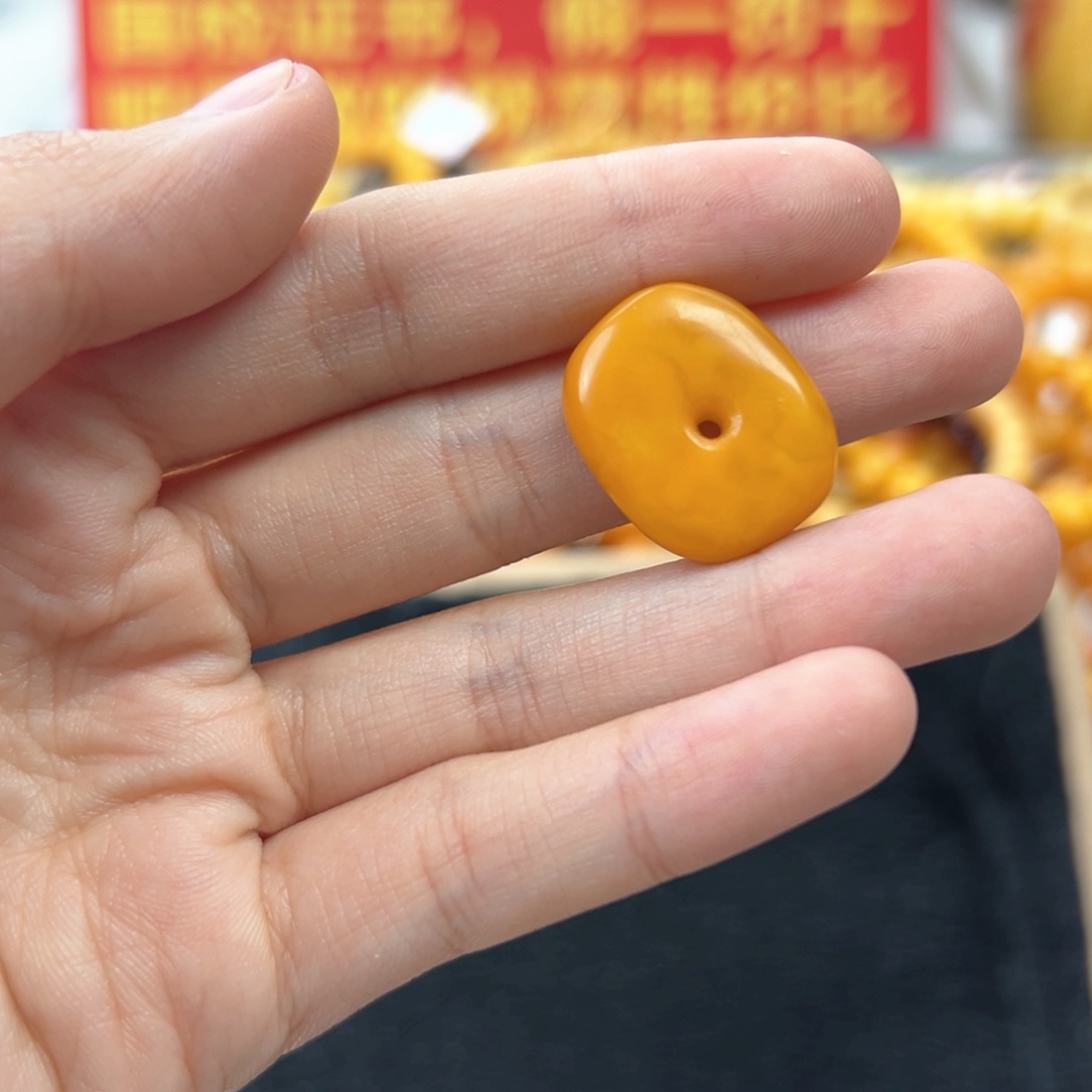 琥珀珠宝奇石未镶嵌