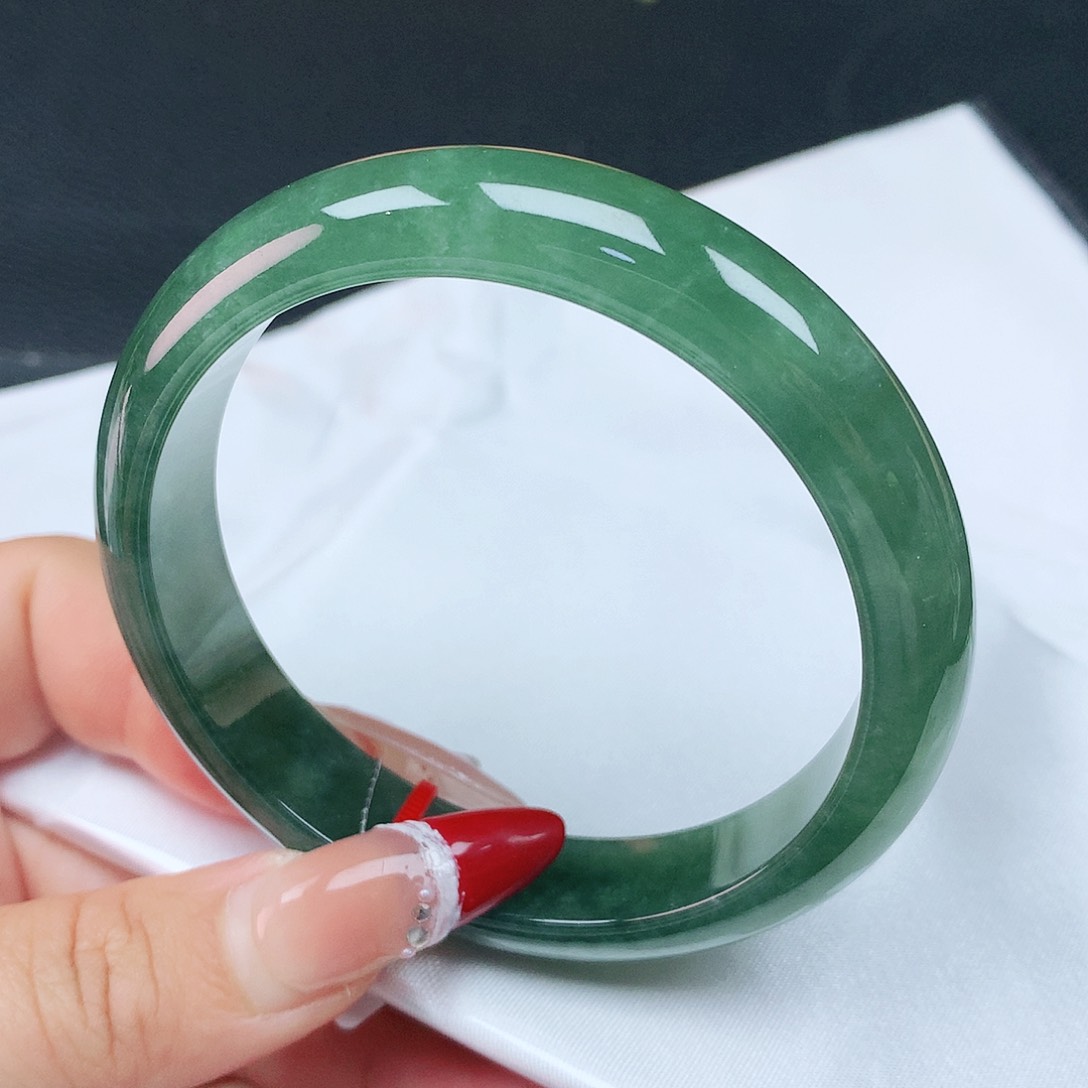 翡翠手镯未镶嵌59圈