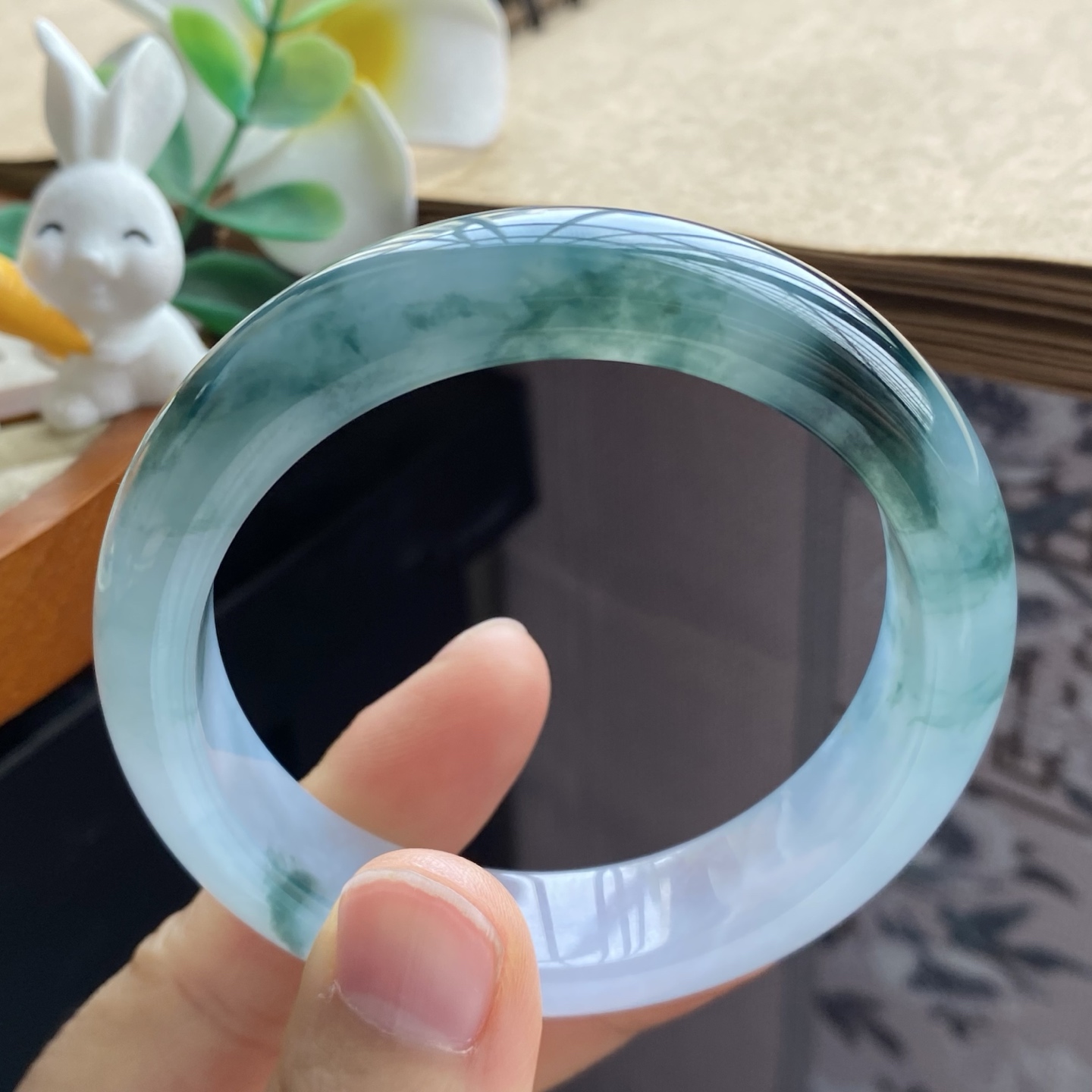02.16批冰飘花种水镯704号54.6-13.7-8.2冰底藏山！天然翡翠手镯