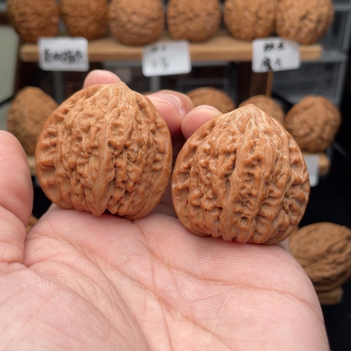 迷***鹿把件文玩核桃坐地佛