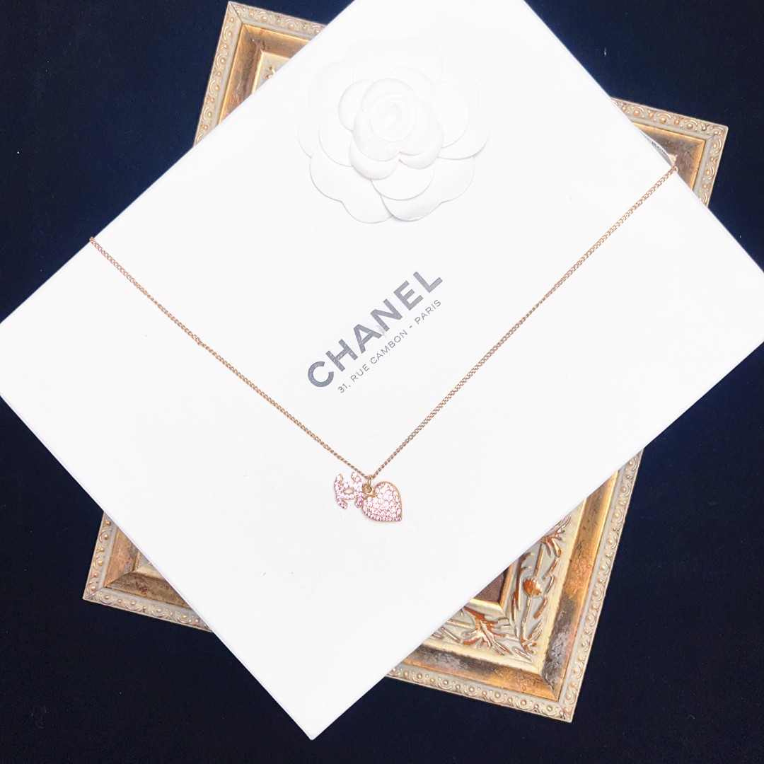 95新 Chanel/香奈儿 柚礼中古/香奈儿粉色桃心双c 细链lz511863
