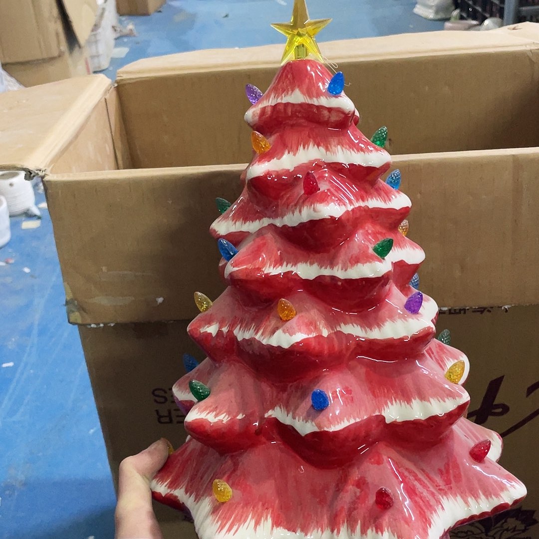 摆件    磕碰。瑕疵。