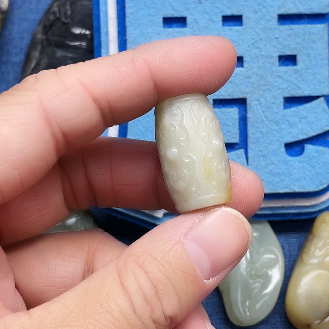 大***.和田玉未镶嵌套链