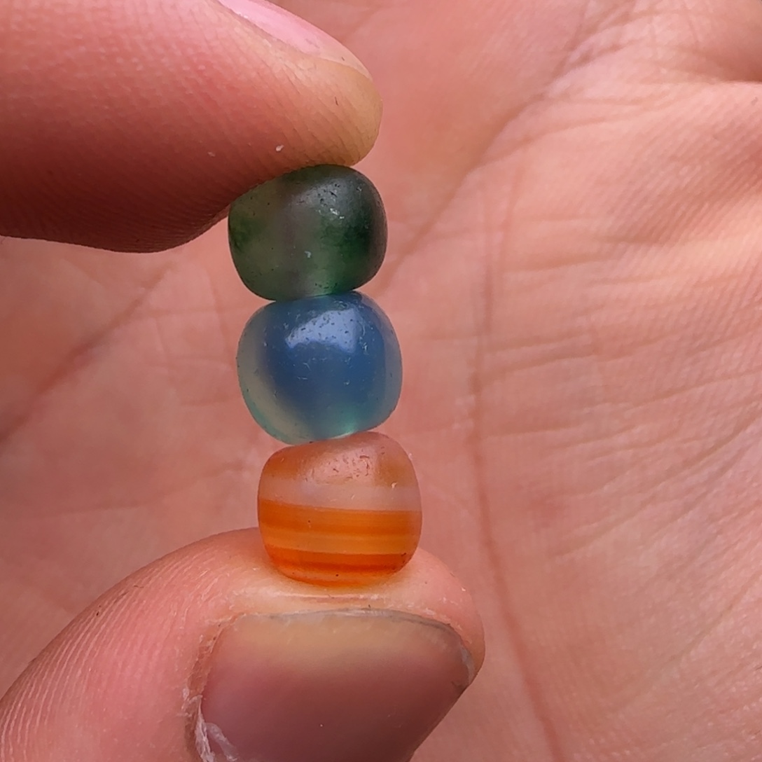 只买单纯的吊坠，没带链子，属的性质。无