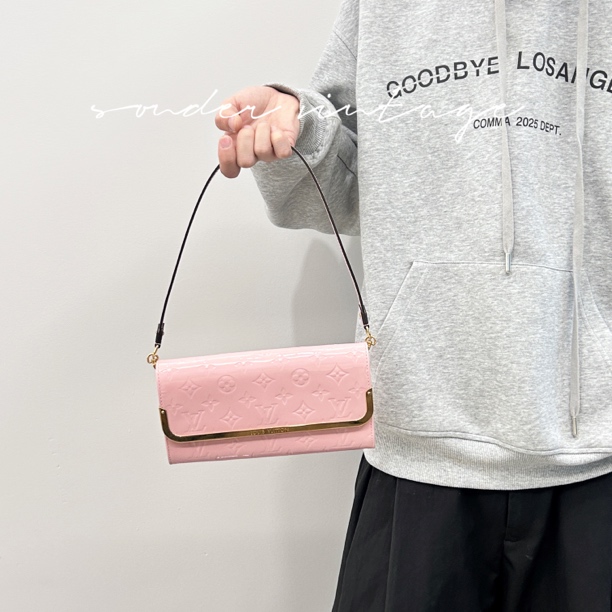 95新 LouisVuitton/路易威登 Louis Vuitton/路易威登粉色腋下包