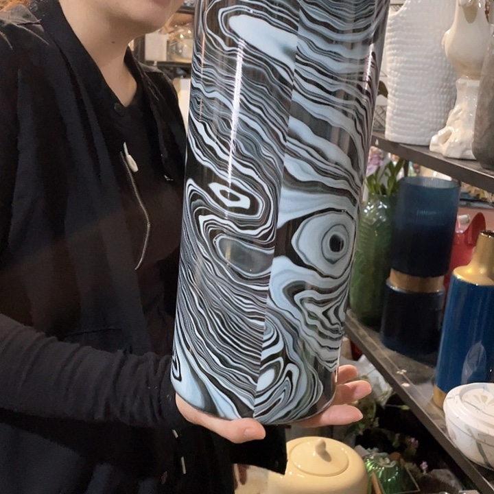 陶瓷花瓶，仿真绿植。