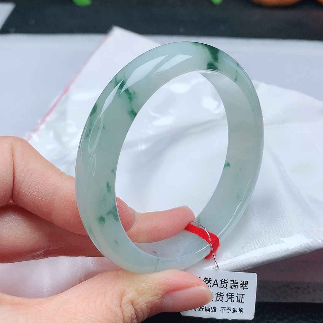 翡翠手镯未镶嵌57圈