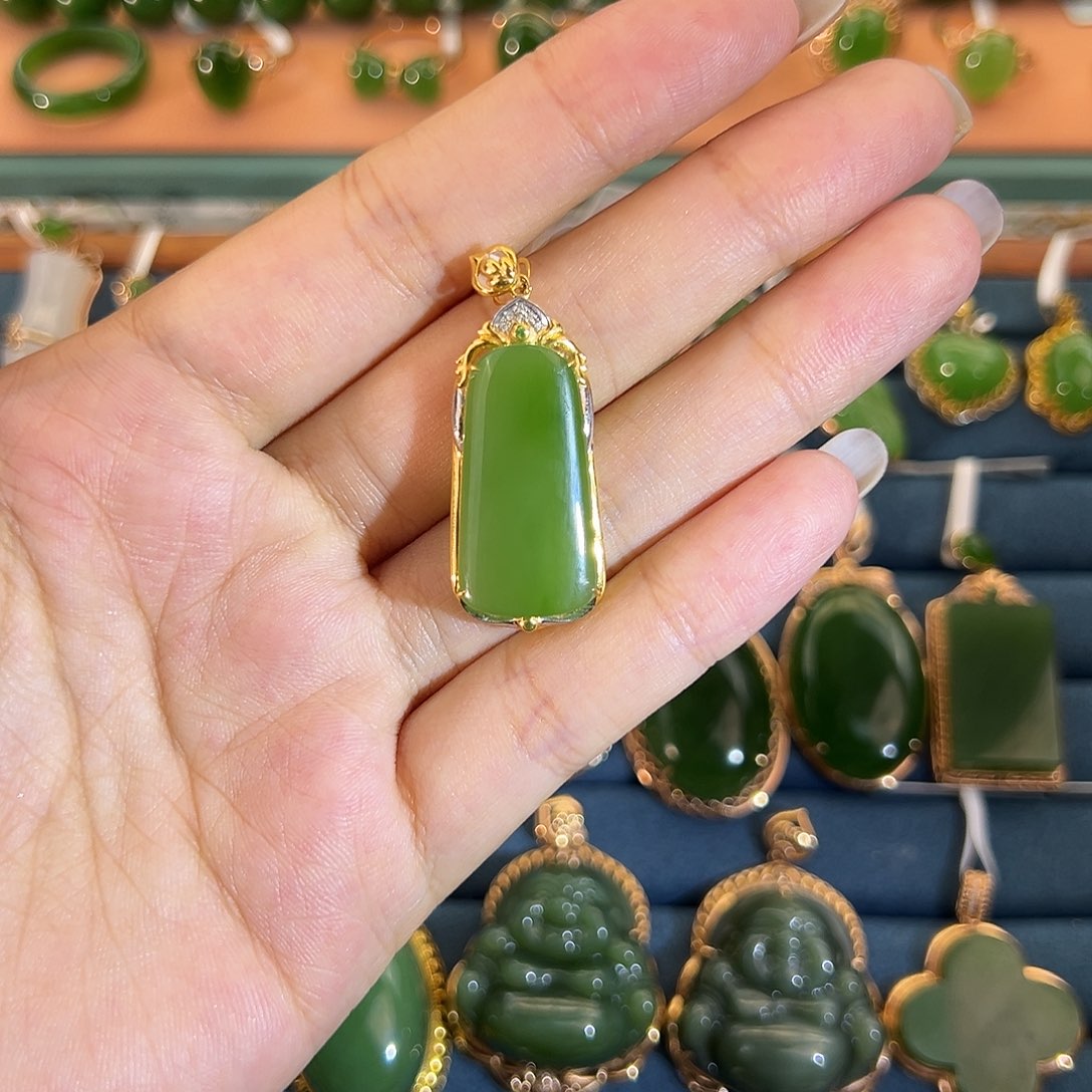 和田玉（碧玉）18K金镶嵌吊坠(不含链)