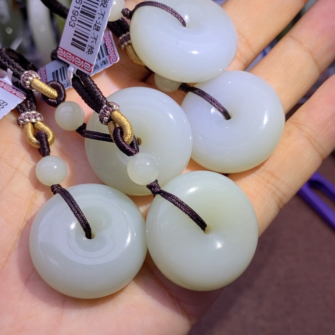 和田玉未镶嵌吊坠(不含链)卡30