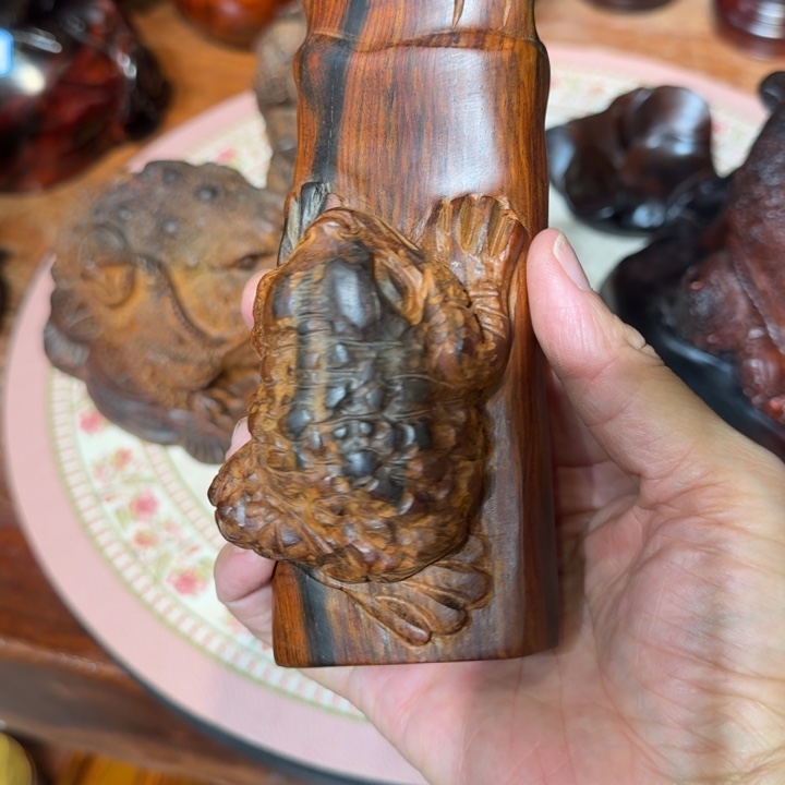 交趾黄檀（大红酸枝）酸枝小金蟾把件16-6