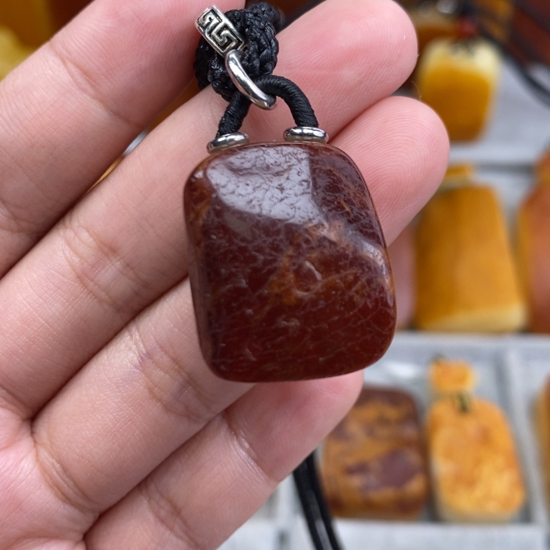 琥珀吊坠(赠链)未镶嵌