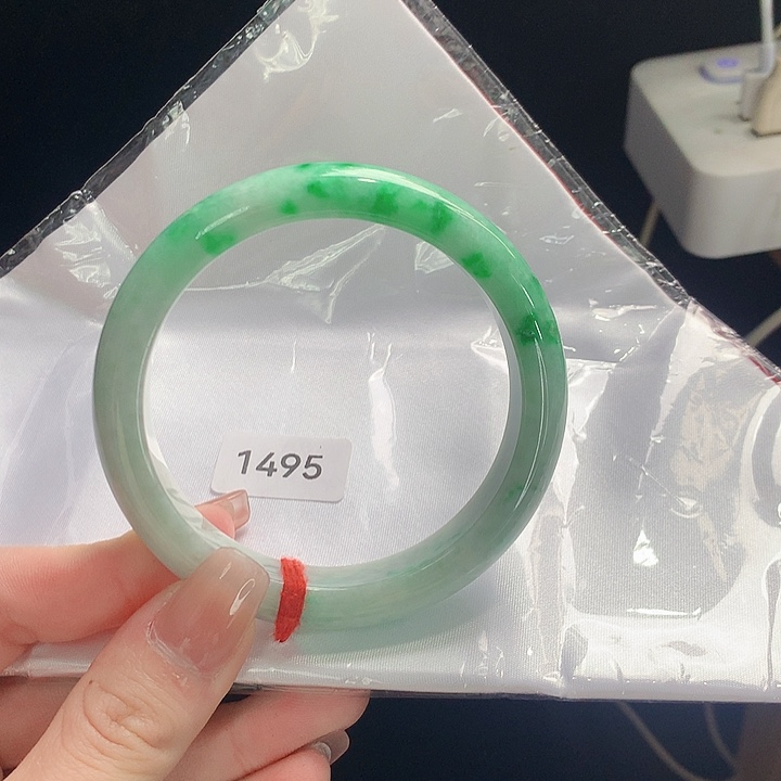 翡翠手镯未镶嵌天然翡翠手镯01