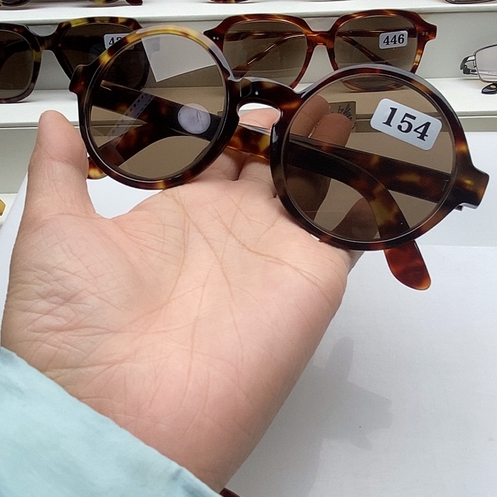 全框款复古复古风格