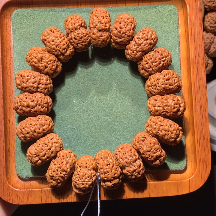 金刚菩提手串24+繁星夹板梅花