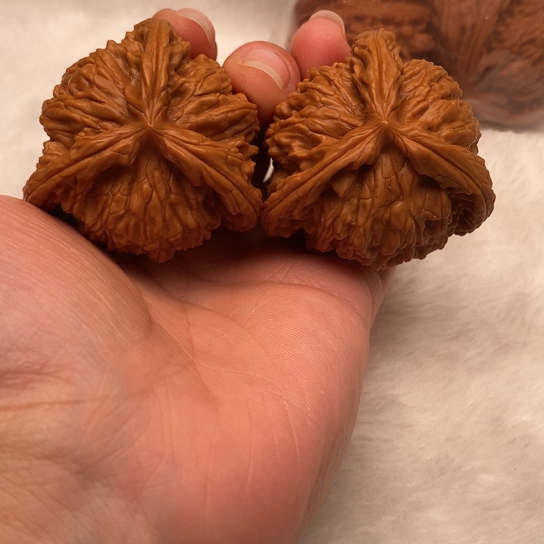 1***3吊坠文玩核桃三棱