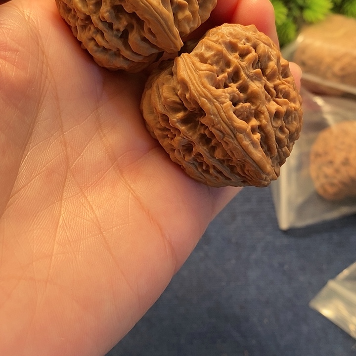 【闪购商品】文玩核桃吊坠南疆