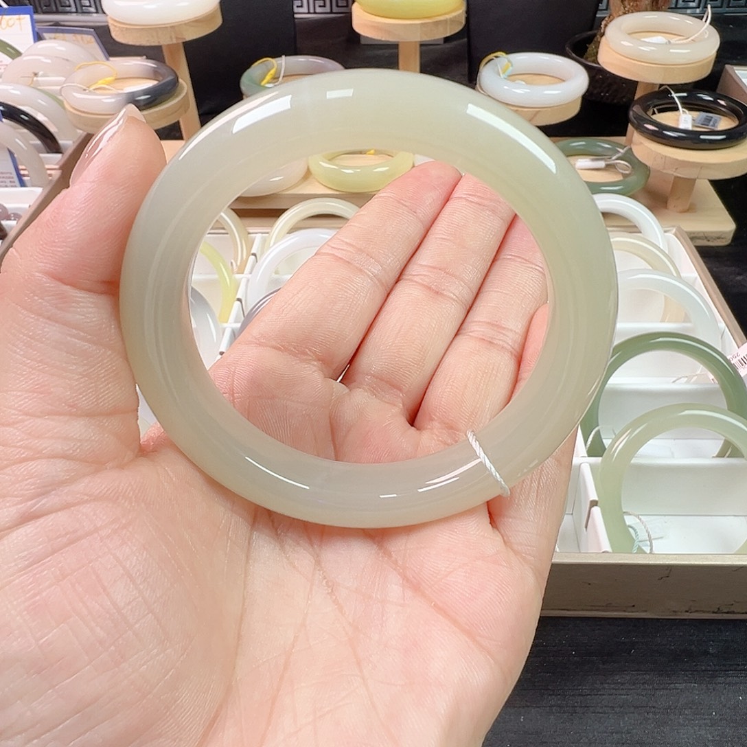 和田玉未镶嵌手镯57.8