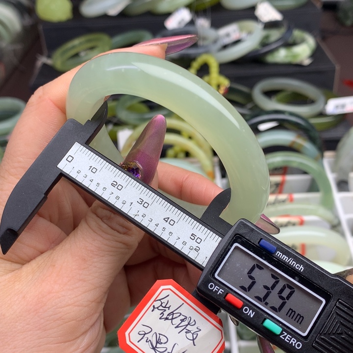 蛇纹石玉手镯未镶嵌1078