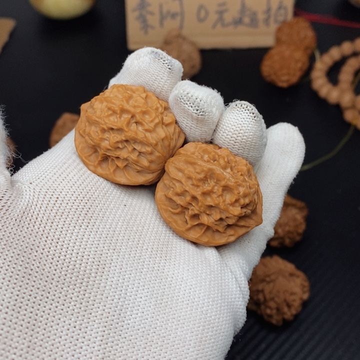 把件文玩核桃秦岭金豆