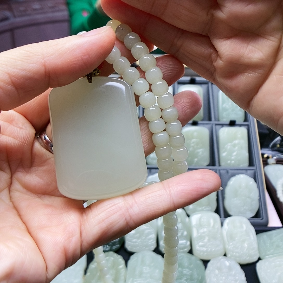 和田玉颈饰未镶嵌风**虹