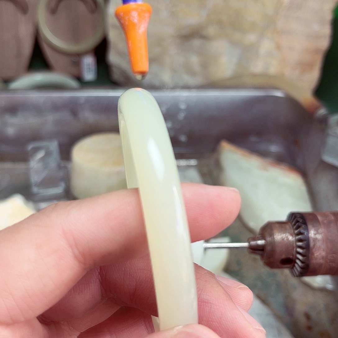 花***地所见即所得牌一物一发57mm圆条镯