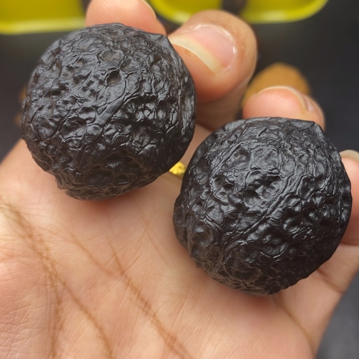 文玩核桃吊坠38尺蛇皮元宝