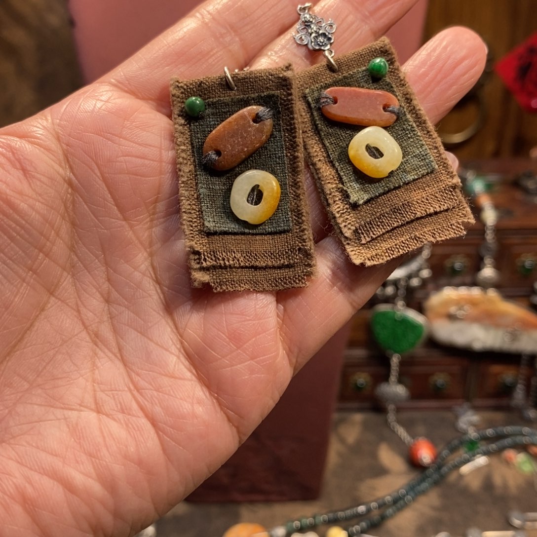 翡翠吊坠(赠链)未镶嵌