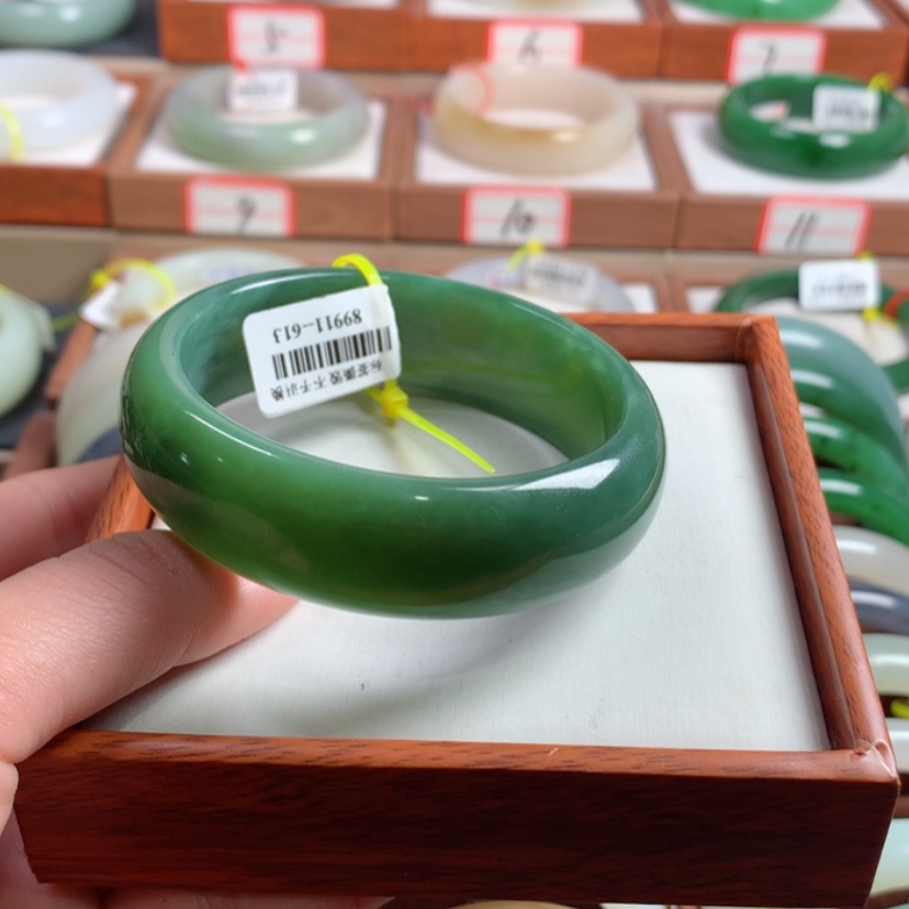 【闪购商品】和田玉手镯未镶嵌59.5