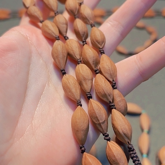 0.9小金瓜子脖挂30粒款