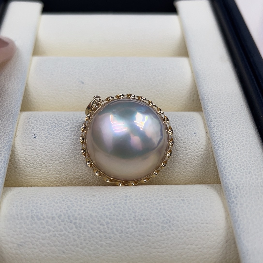 18K金镶嵌颈饰拼合珍珠（马贝珠）