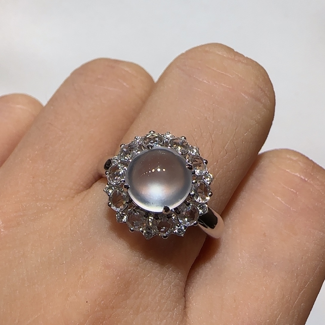 翡翠18K金镶嵌戒指蛋面