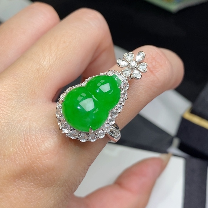 翡翠18K金镶嵌戒指葫芦戒指吊坠两用款