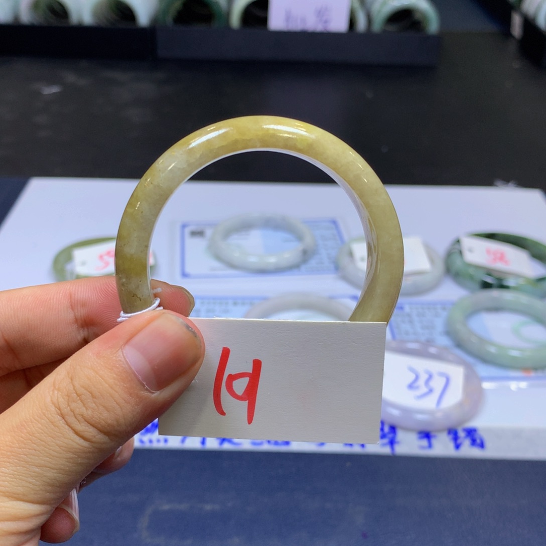 翡翠手镯未镶嵌1111112222