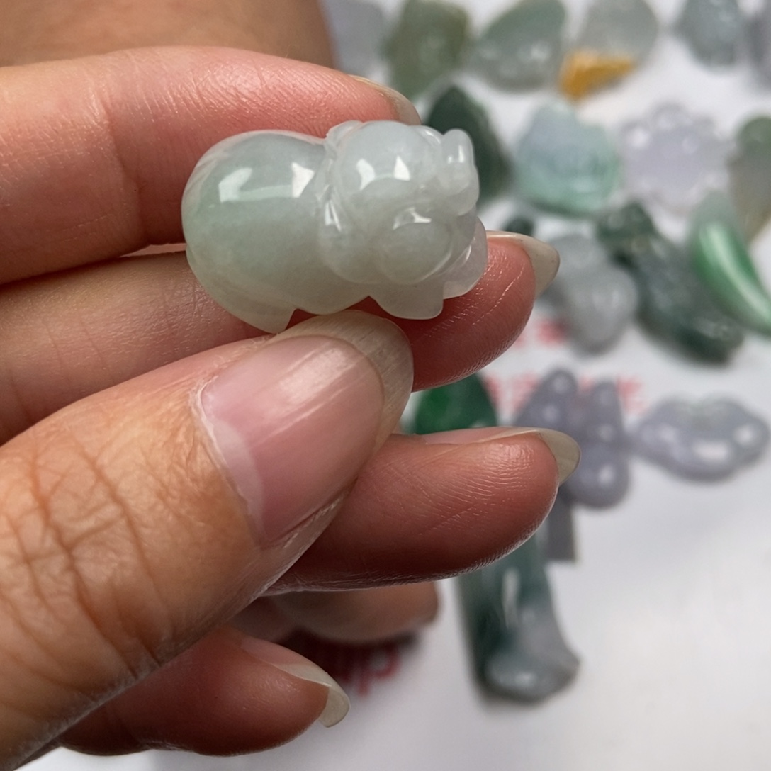 翡翠未镶嵌颈饰翡翠