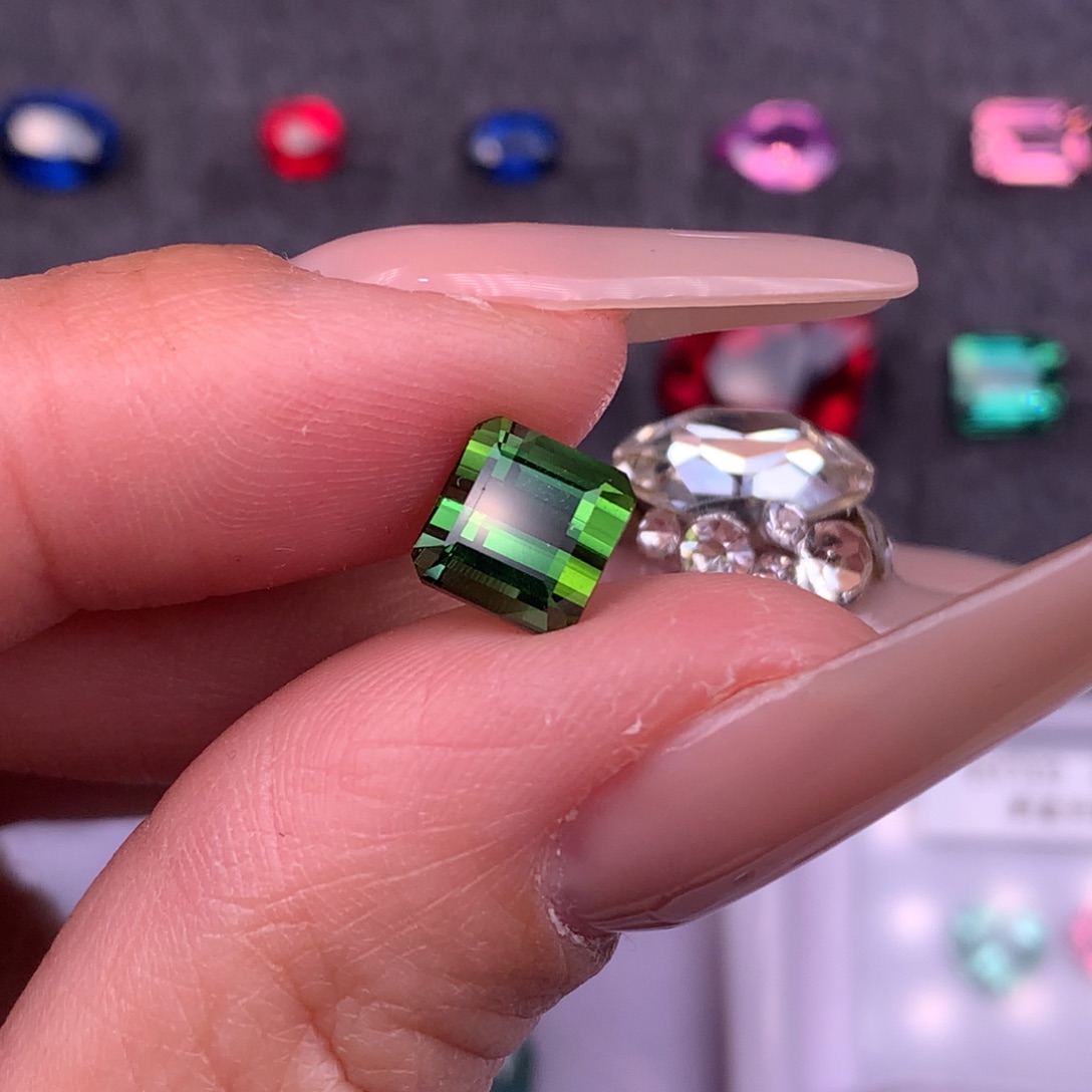 碧玺珠宝半成品未镶嵌2.55ct电光绿碧玺开播福利