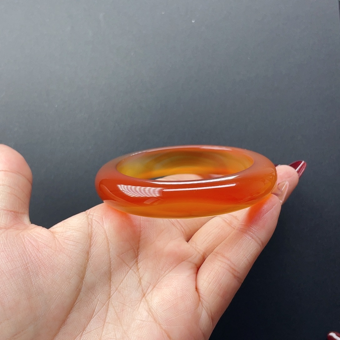 玛瑙/玉髓手镯未镶嵌攒****中