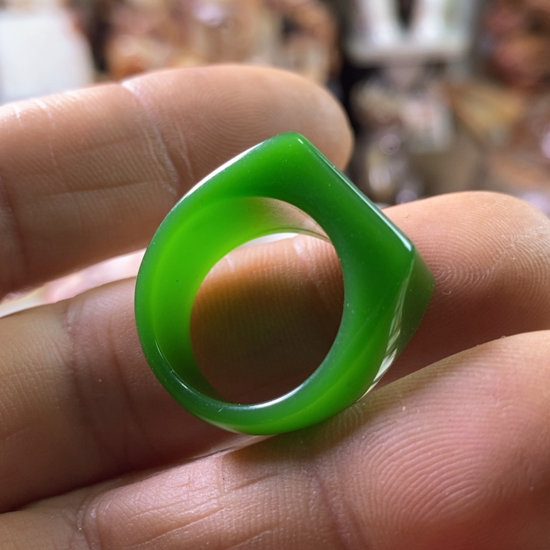 颈饰未镶嵌和田玉（青玉）