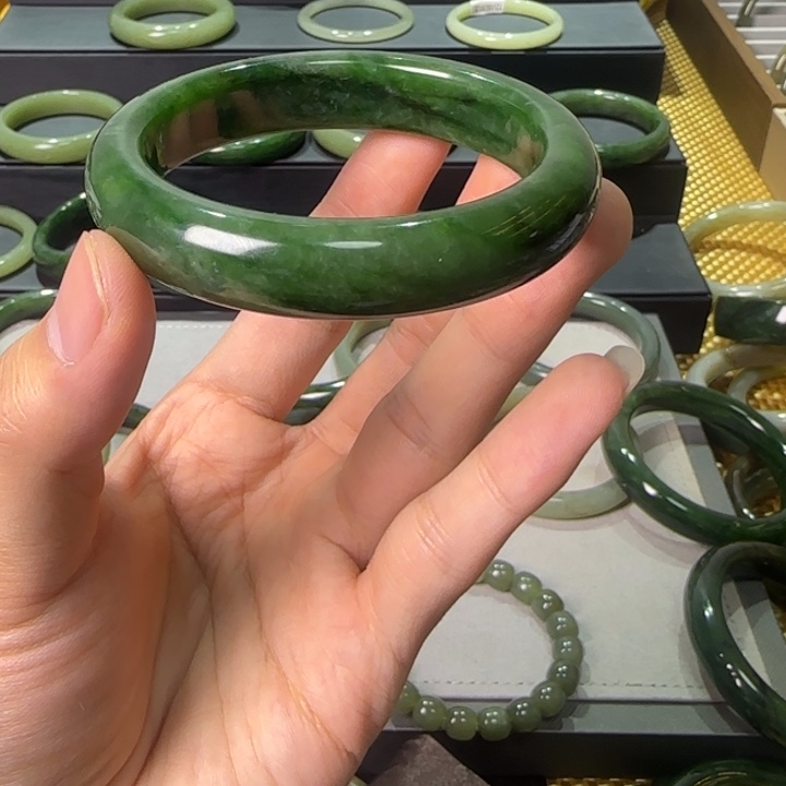 叮***咚和田玉（碧玉）未镶嵌手镯