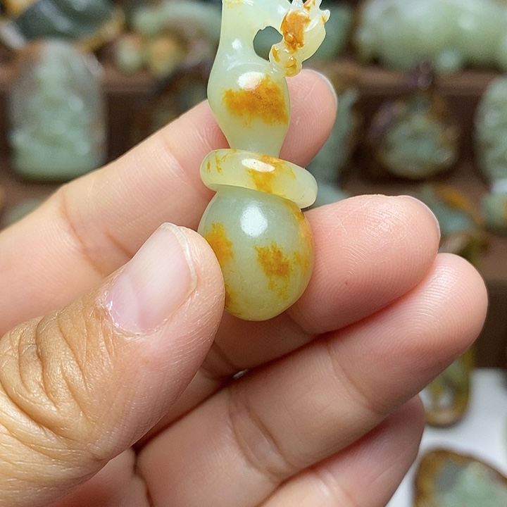 岫岩河磨玉（透闪石质玉）未镶嵌颈饰