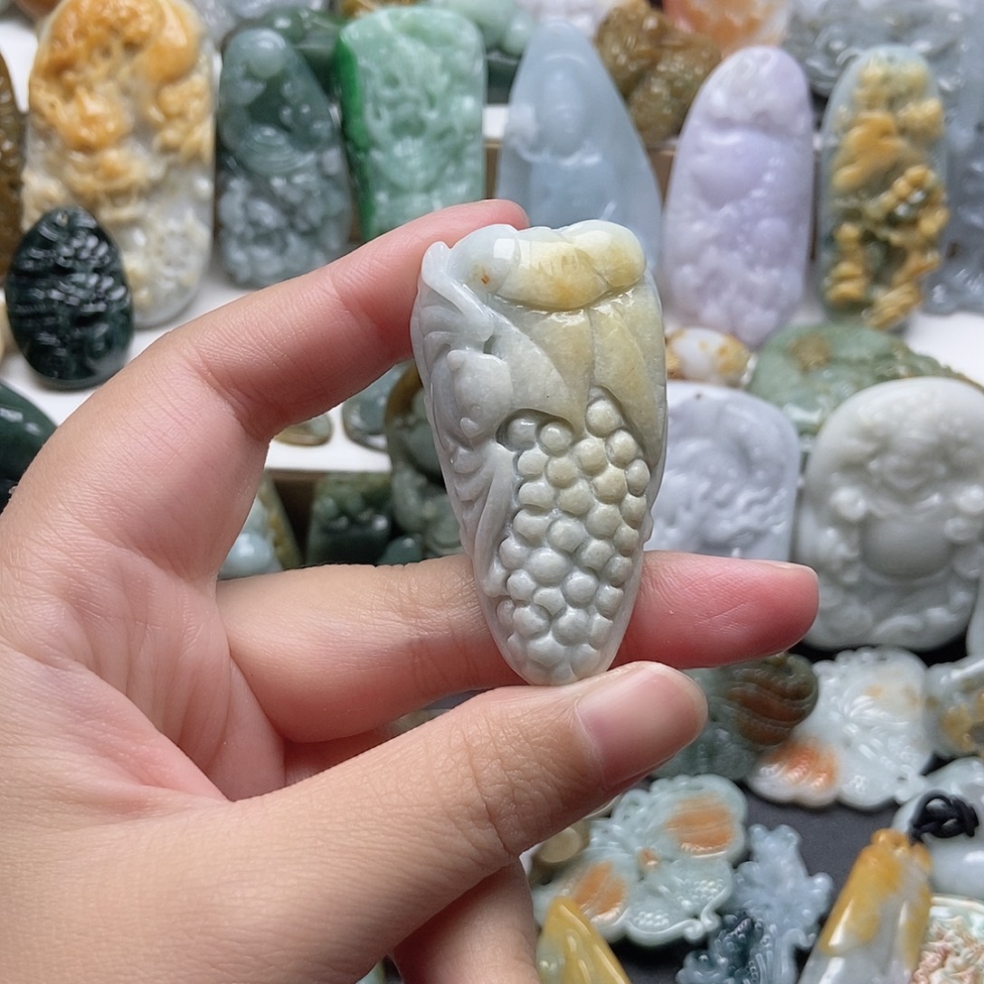 翡翠未镶嵌颈饰翡翠