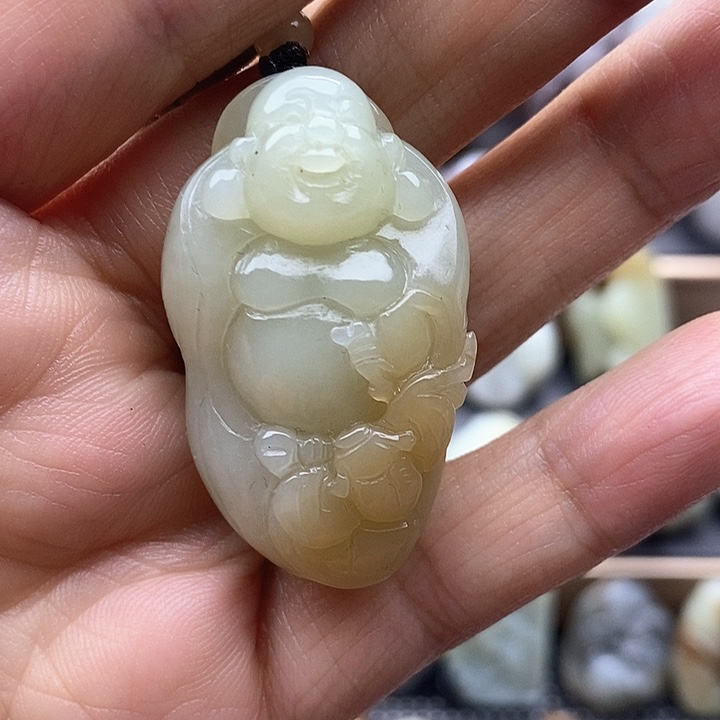 颈饰未镶嵌和田玉（糖玉）~****?