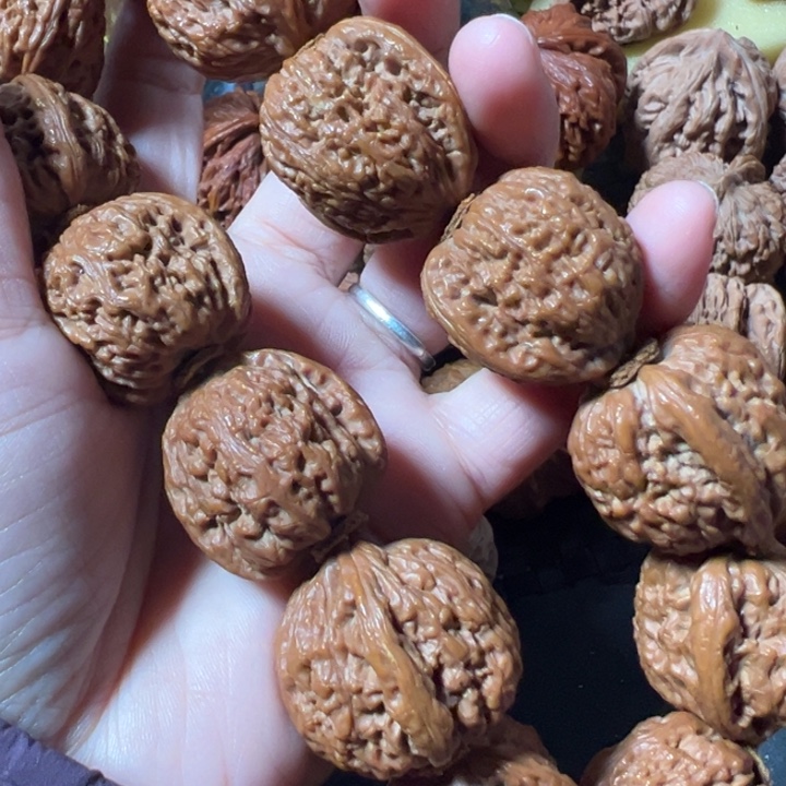 西***糖吊坠文玩核桃文玩白狮子串
