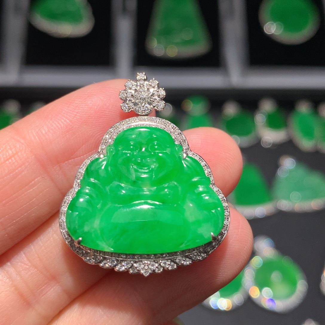 翡翠颈饰18K金镶嵌翡翠