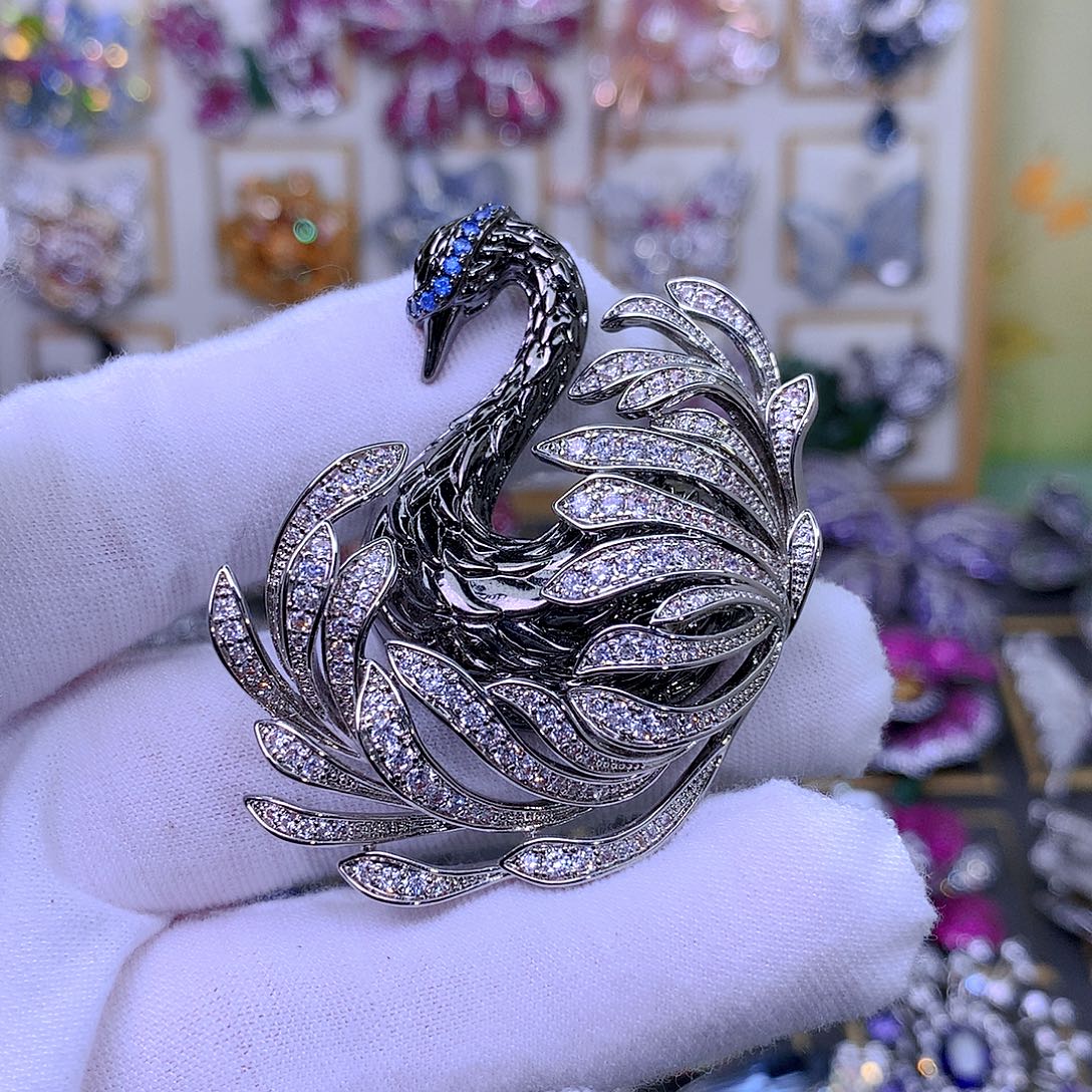 合成立方氧化锆铜胸针胸花