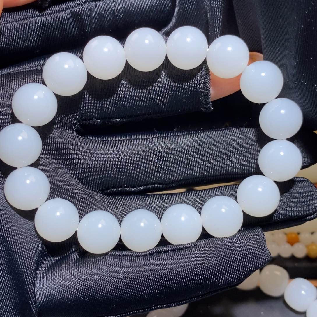 和田玉未镶嵌套链信**人