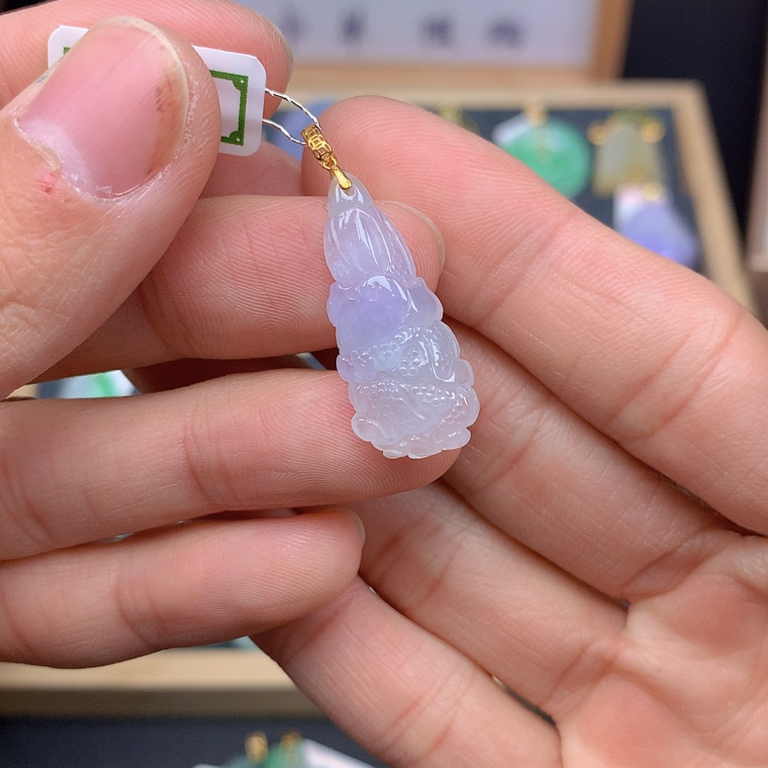 翡翠颈饰18K金镶嵌翡翠