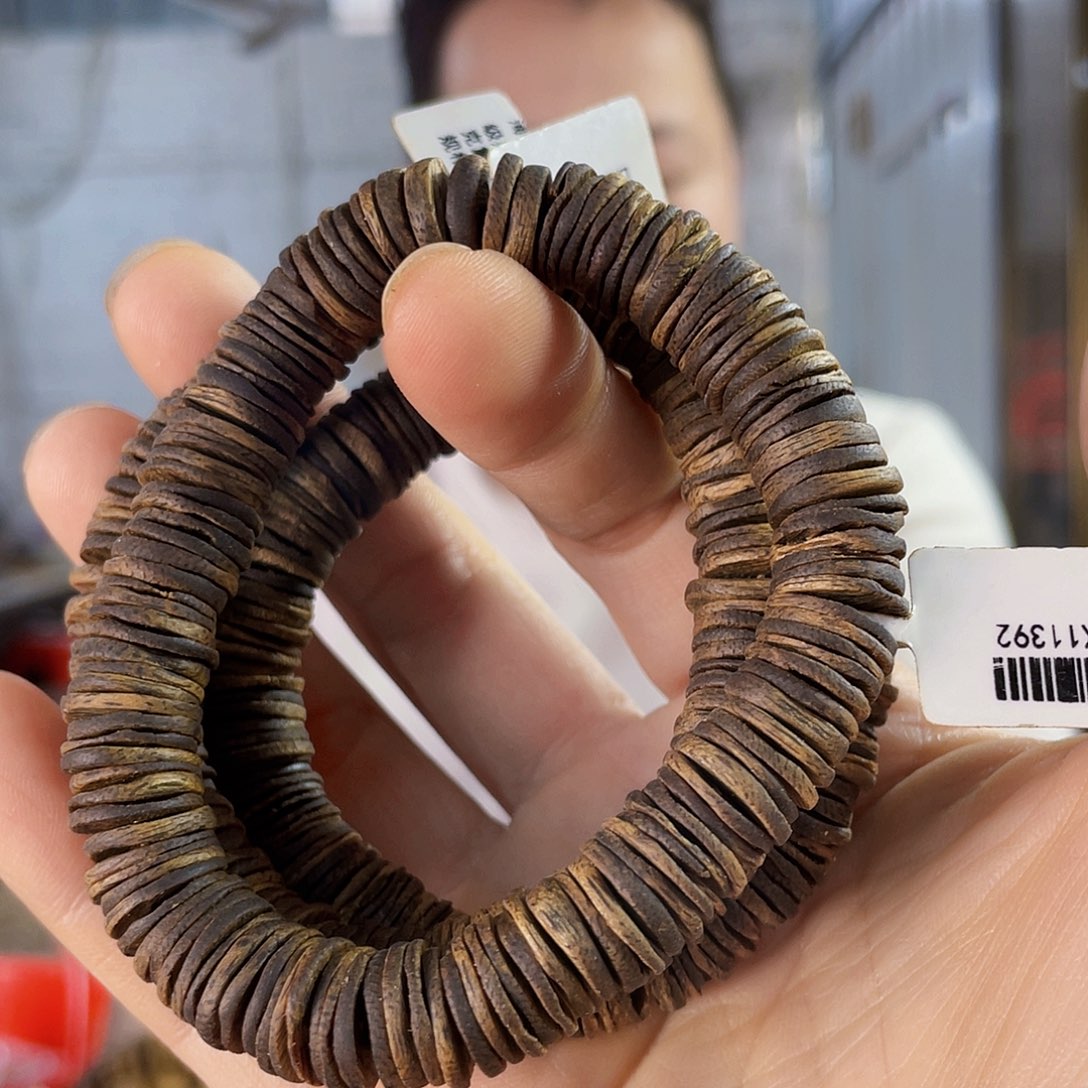 沉香手串海南莺歌绿沉水片珠单圈14克多样性发一