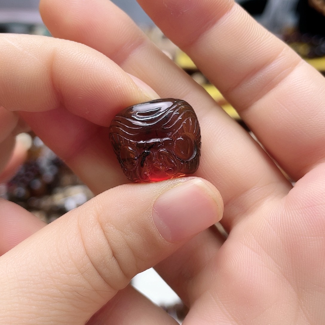 琥珀裸石未镶嵌大