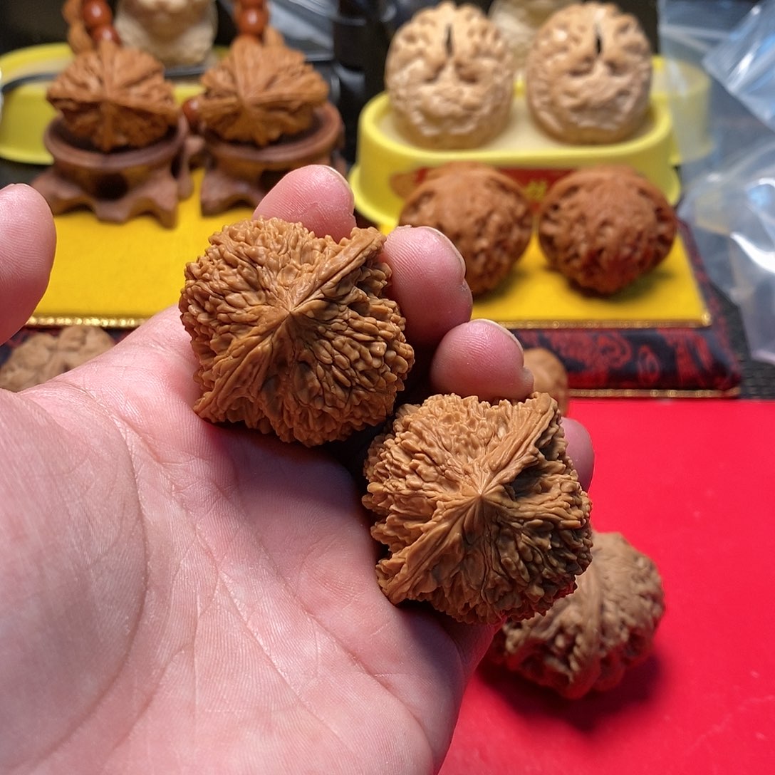 桃核把件放漏满天星