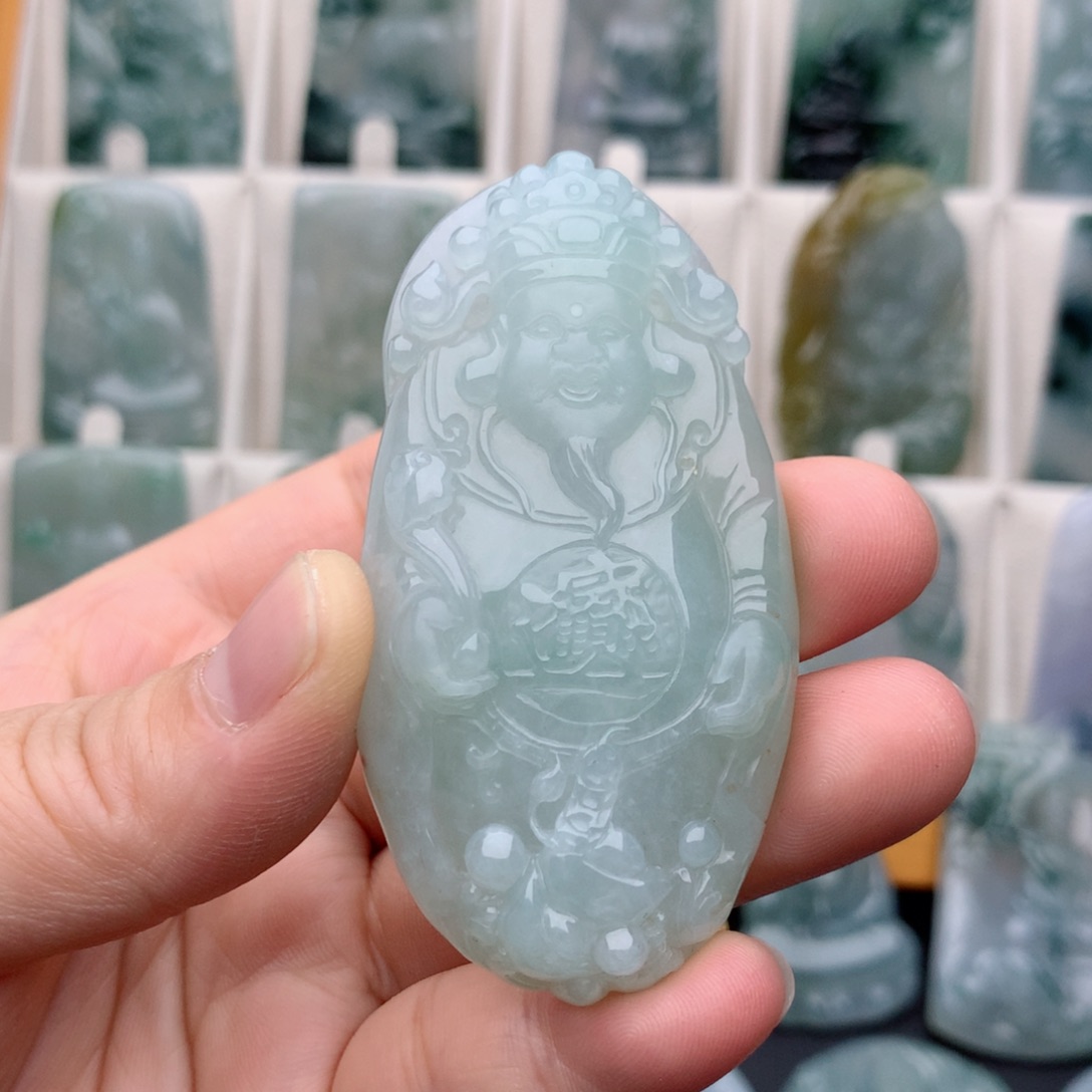 翡翠颈饰未镶嵌晴*、财神